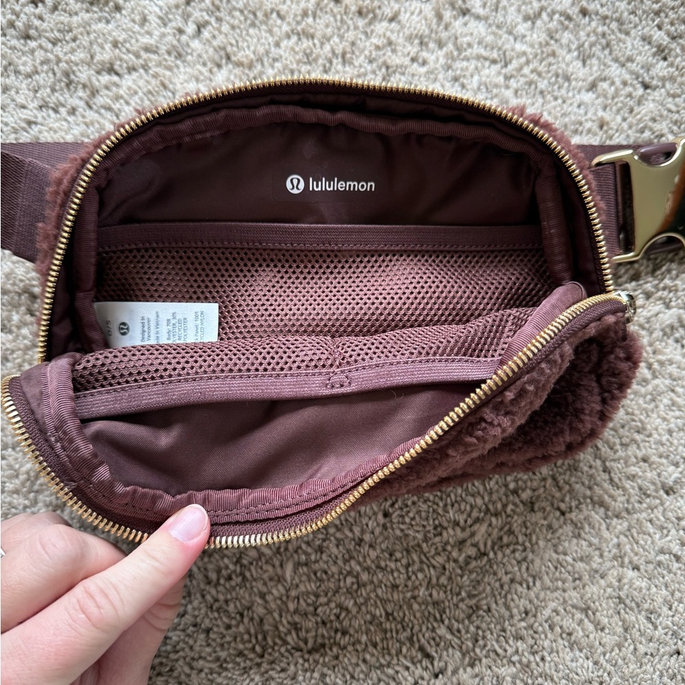 Lululemon Athletica Brown Sherpa Belt Bag - Picture 5 of 7